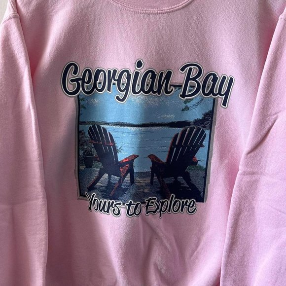 Pink crewneck sweatshirt with "Georgian Bay" graphic - Picture 4 of 8